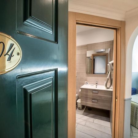 Hotel Villa Degli Angeli Castel Gandolfo Esterno foto