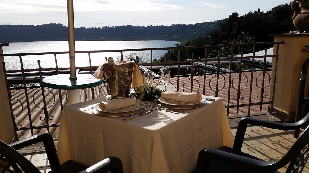 Hotel Villa Degli Angeli Castel Gandolfo Esterno foto