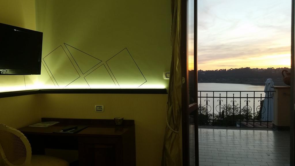 Hotel Villa Degli Angeli Castel Gandolfo Esterno foto