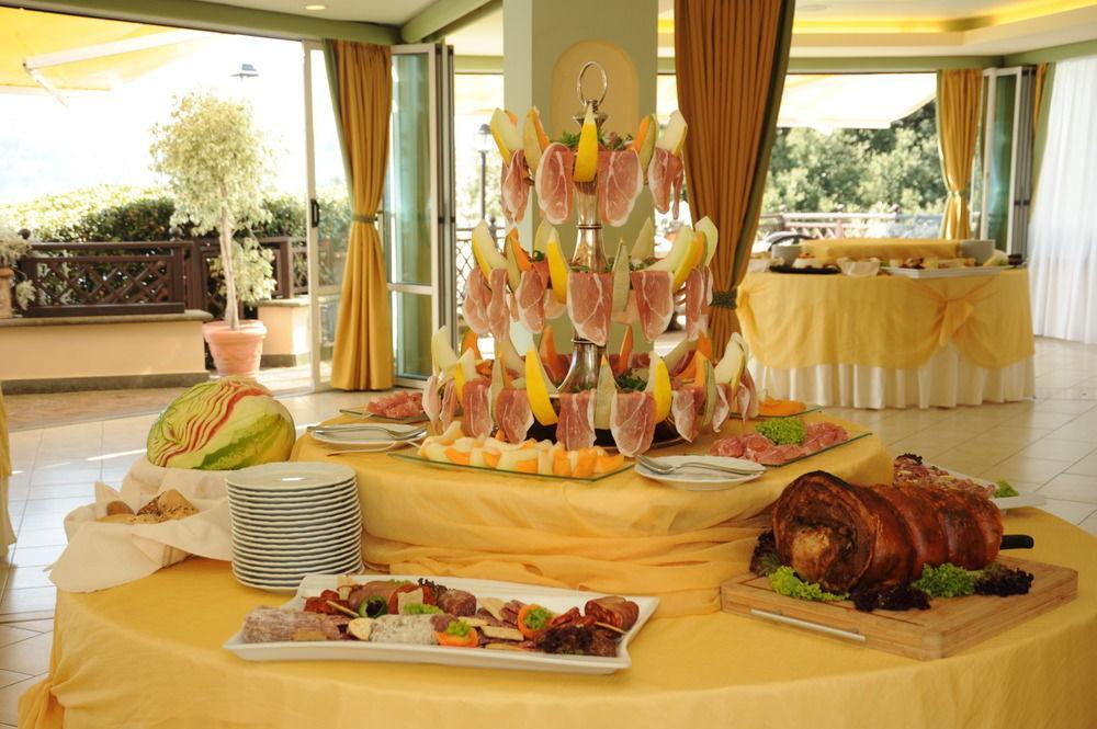 Hotel Villa Degli Angeli Castel Gandolfo Esterno foto