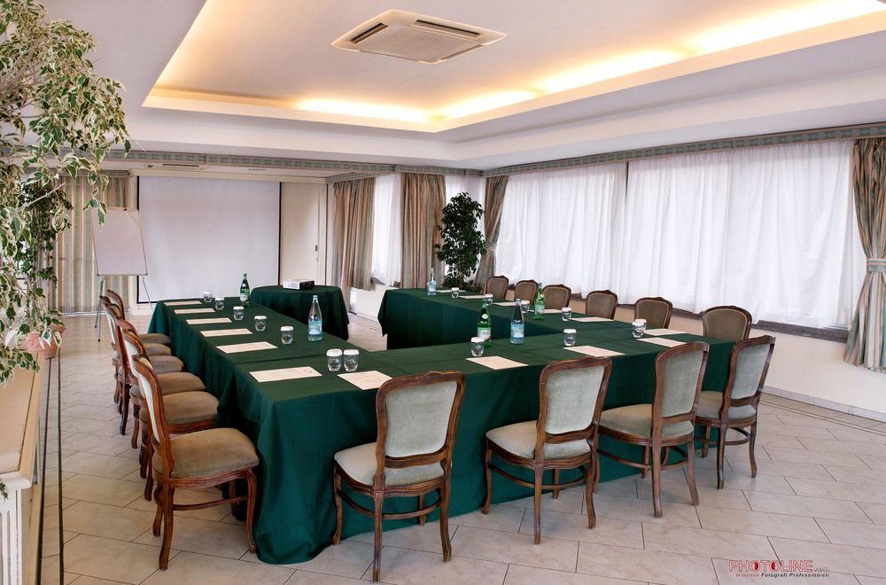 Hotel Villa Degli Angeli Castel Gandolfo Esterno foto