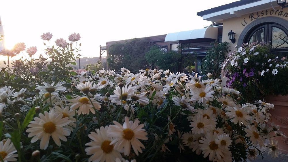 Hotel Villa Degli Angeli Castel Gandolfo Esterno foto