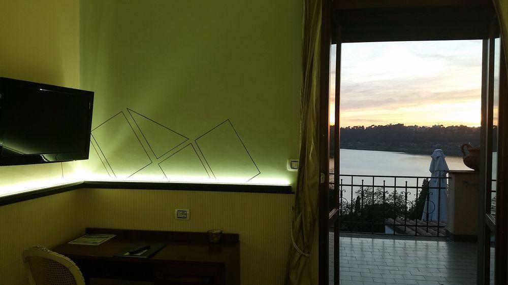 Hotel Villa Degli Angeli Castel Gandolfo Esterno foto