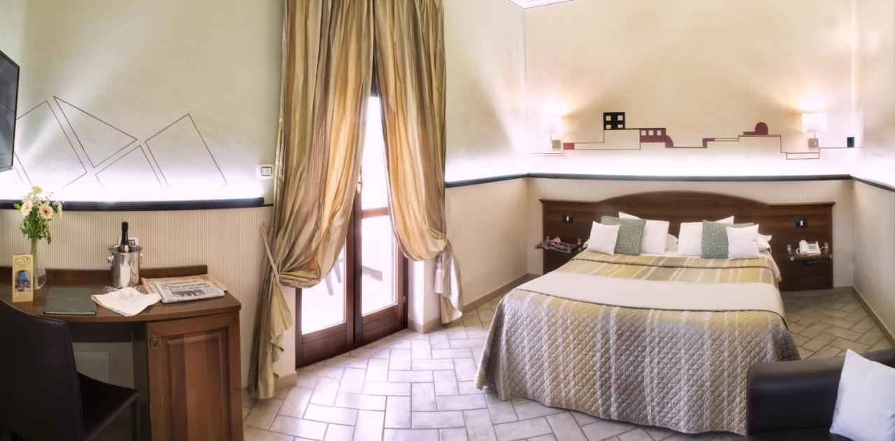 Hotel Villa Degli Angeli Castel Gandolfo Esterno foto