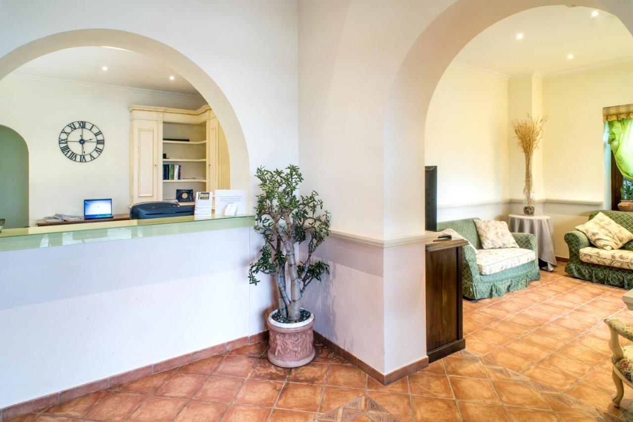 Hotel Villa Degli Angeli Castel Gandolfo Esterno foto