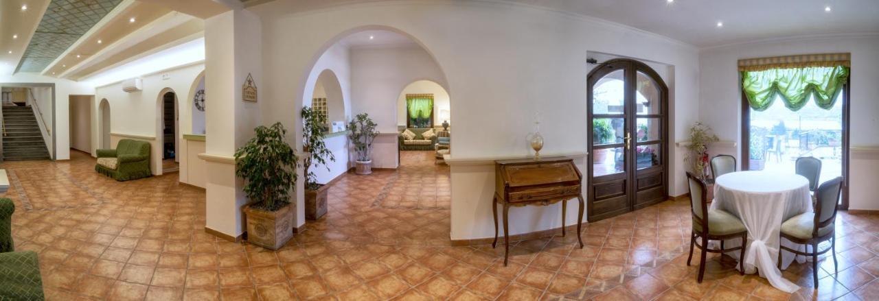 Hotel Villa Degli Angeli Castel Gandolfo Esterno foto